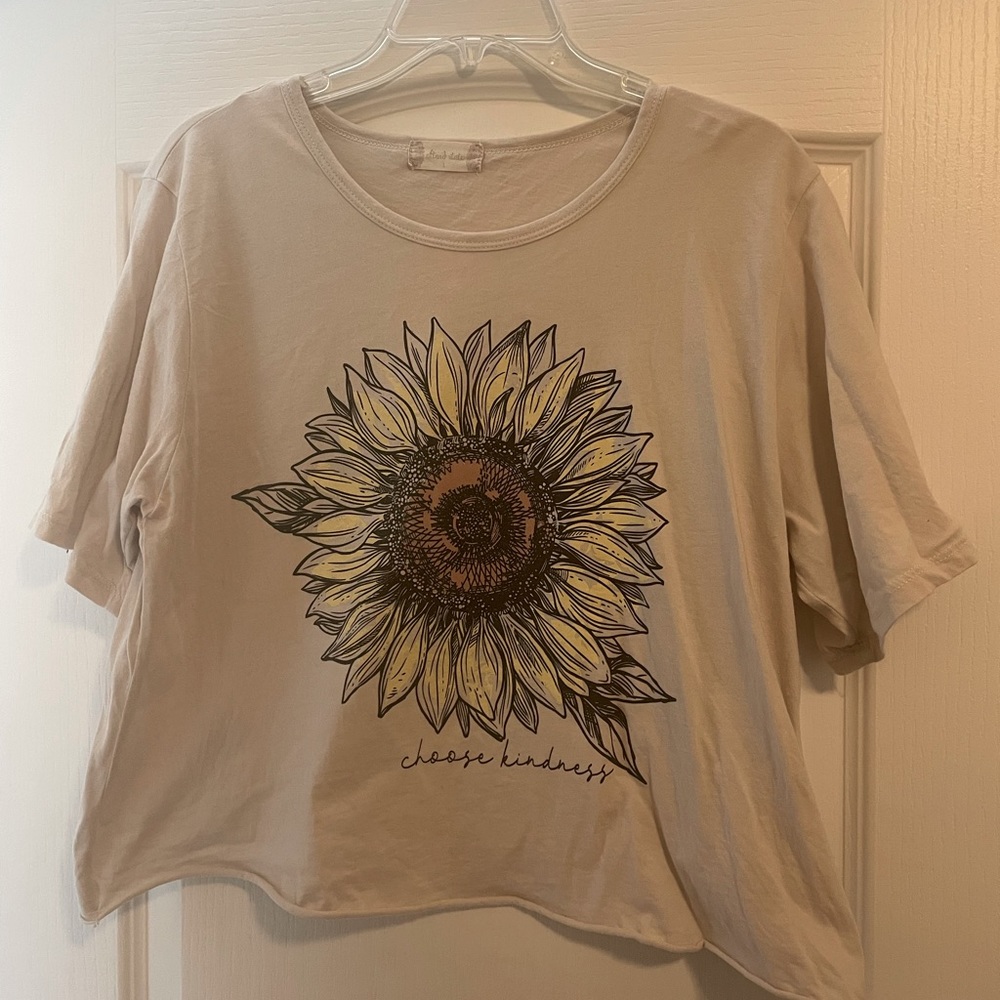 Sunflower “choose kindness” cropped T!